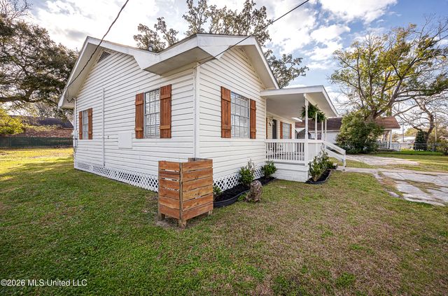 206 Crawford Street, Biloxi, MS 39530