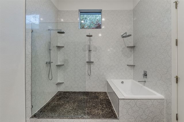 30 Vanguard Way, Dallas, TX 75243