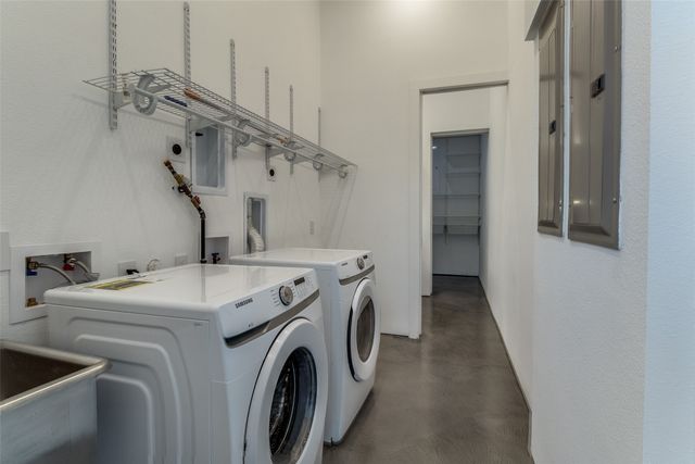 30 Vanguard Way, Dallas, TX 75243