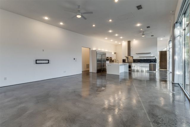 30 Vanguard Way, Dallas, TX 75243