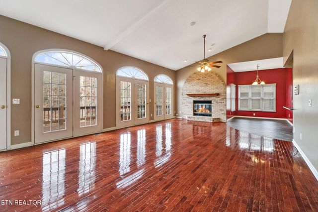 129 Shore Lane, Crossville, TN 38558