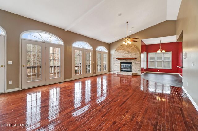 129 Shore Lane, Crossville, TN 38558