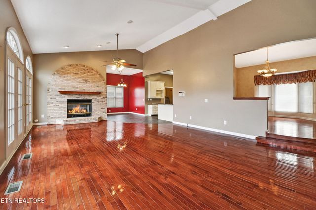 129 Shore Lane, Crossville, TN 38558