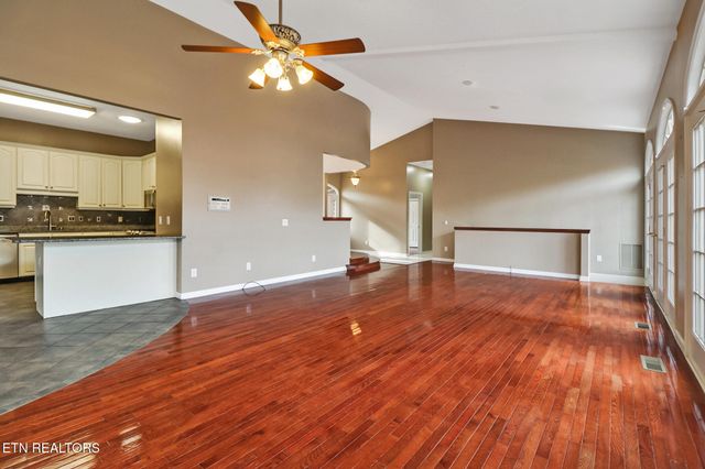 129 Shore Lane, Crossville, TN 38558