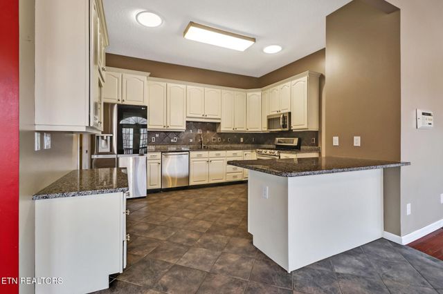 129 Shore Lane, Crossville, TN 38558