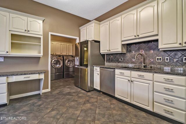 129 Shore Lane, Crossville, TN 38558