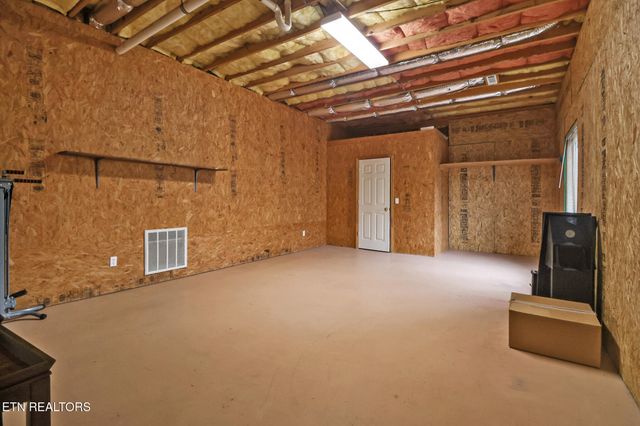 129 Shore Lane, Crossville, TN 38558