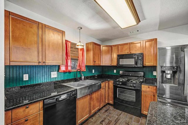 101 Thurston Pl, Crestview, FL 32536