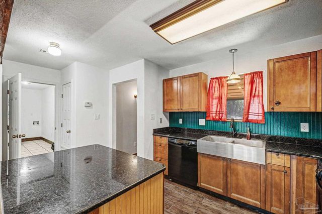 101 Thurston Pl, Crestview, FL 32536