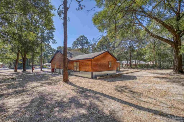 101 Thurston Pl, Crestview, FL 32536