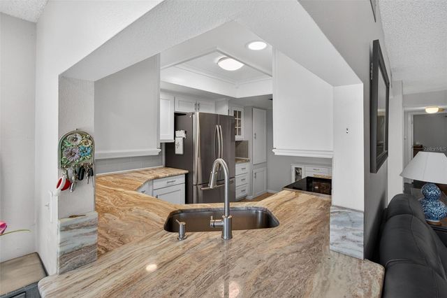 10550 VILLAGE DRIVE 104, Seminole, FL 33772