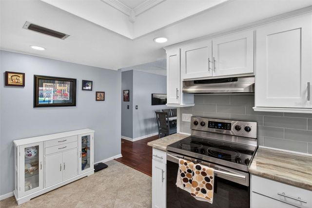 10550 VILLAGE DRIVE 104, Seminole, FL 33772