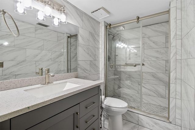 10550 VILLAGE DRIVE 104, Seminole, FL 33772