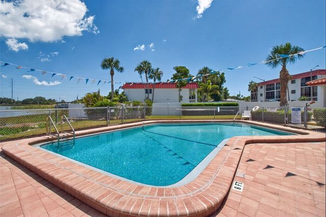 10550 VILLAGE DRIVE 104, Seminole, FL 33772