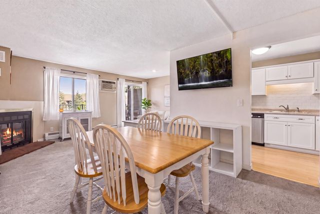 7401 W 101st Street 320, Bloomington, MN 55438
