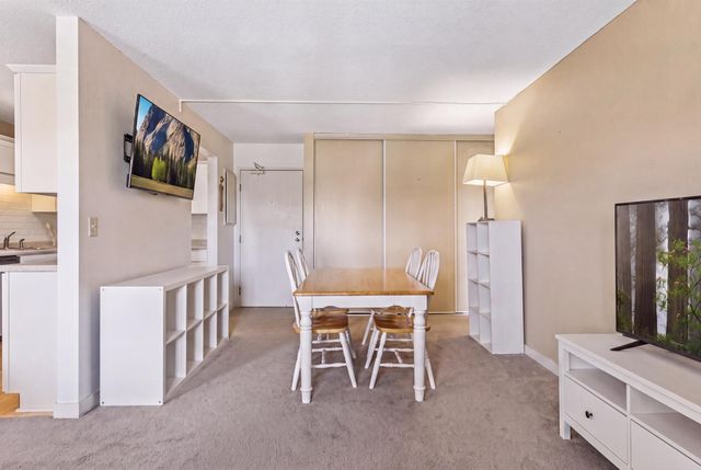 7401 W 101st Street 320, Bloomington, MN 55438