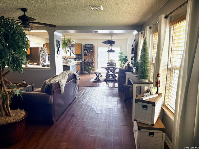 1410 RICHLAND HILLS DR, San Antonio, TX 78251