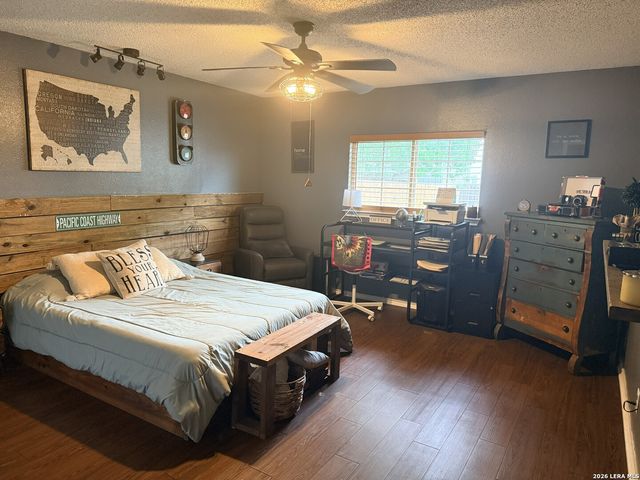 1410 RICHLAND HILLS DR, San Antonio, TX 78251