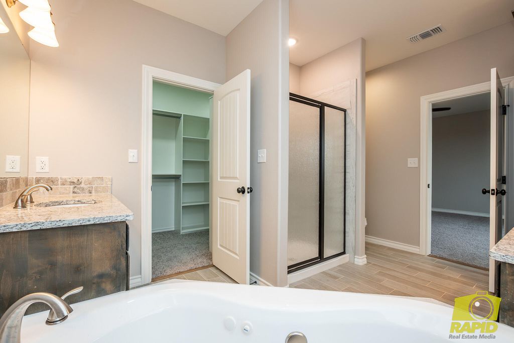 Image 13 of property listing at 4065 Wildebeest Way, San Angelo, TX 76901