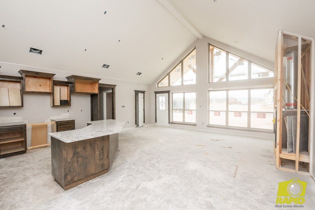 Image 4 of property listing at 4065 Wildebeest Way, San Angelo, TX 76901