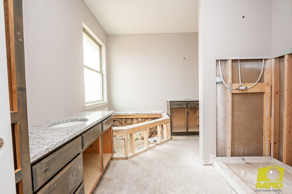 Image 8 of property listing at 4065 Wildebeest Way, San Angelo, TX 76901