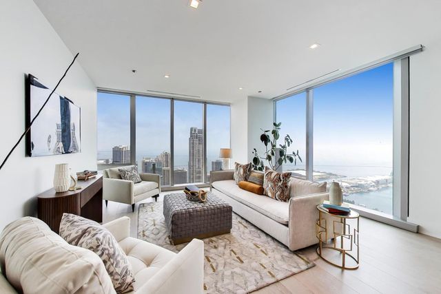 363 E Wacker Drive 5105, Chicago, IL 60601