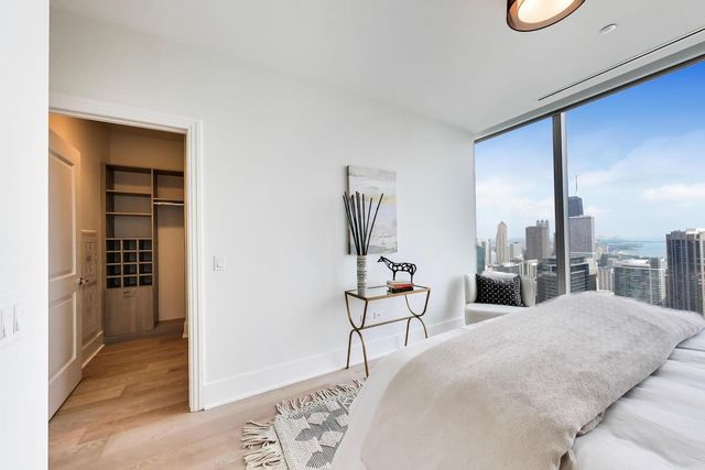 363 E Wacker Drive 5105, Chicago, IL 60601