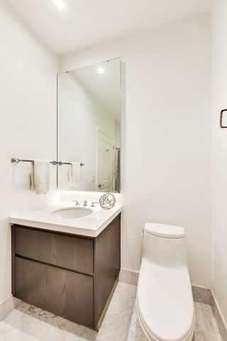 363 E Wacker Drive 5105, Chicago, IL 60601