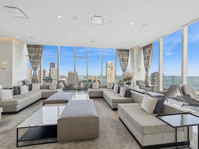 363 E Wacker Drive 5105, Chicago, IL 60601