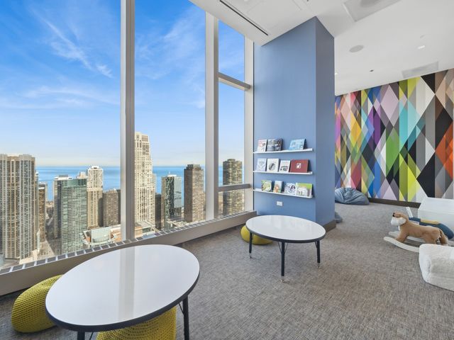 363 E Wacker Drive 5105, Chicago, IL 60601
