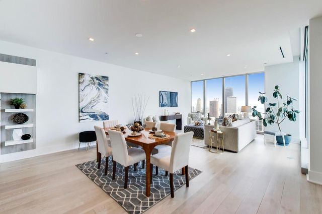 363 E Wacker Drive 5105, Chicago, IL 60601