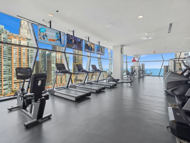 363 E Wacker Drive 5105, Chicago, IL 60601