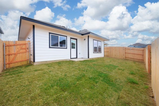 171 Haywood MNR, Maxwell, TX 78656