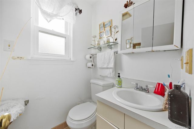 37 Okane Street, Central Islip, NY 11722