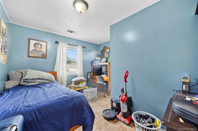 37 Okane Street, Central Islip, NY 11722