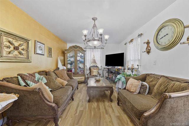 37 Okane Street, Central Islip, NY 11722