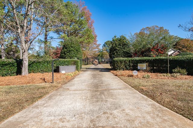 15 Village Parkway, Waverly Hall, GA 31831