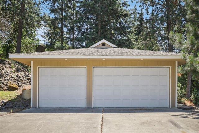 1728 E Rockwood Blvd, Spokane, WA 99203