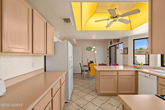 8490 N Lee Trevino Drive, Tucson, AZ 85742