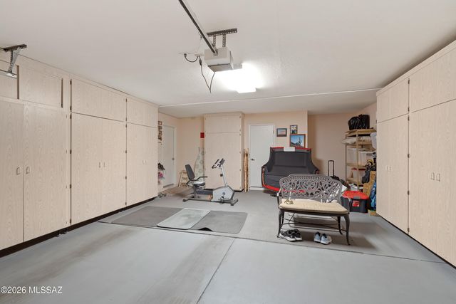 8490 N Lee Trevino Drive, Tucson, AZ 85742