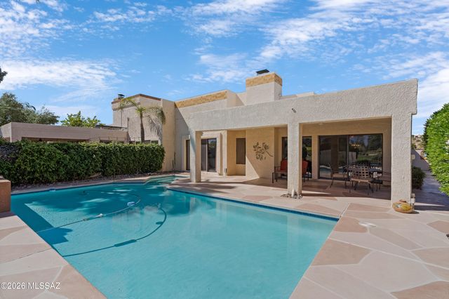 8490 N Lee Trevino Drive, Tucson, AZ 85742