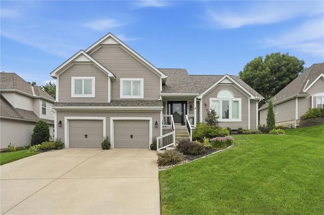 905 NE 100th Court, Kansas City, MO 64155