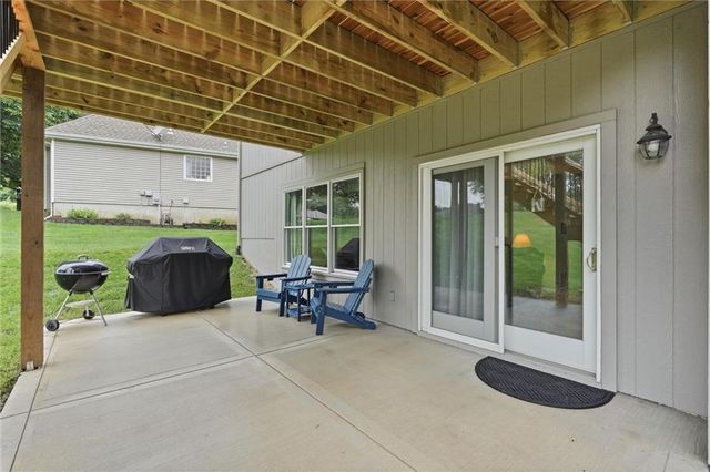 905 NE 100th Court, Kansas City, MO 64155