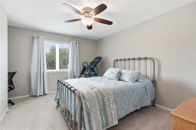 905 NE 100th Court, Kansas City, MO 64155