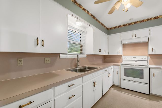 837 S Estelle St., Wichita, KS 67211
