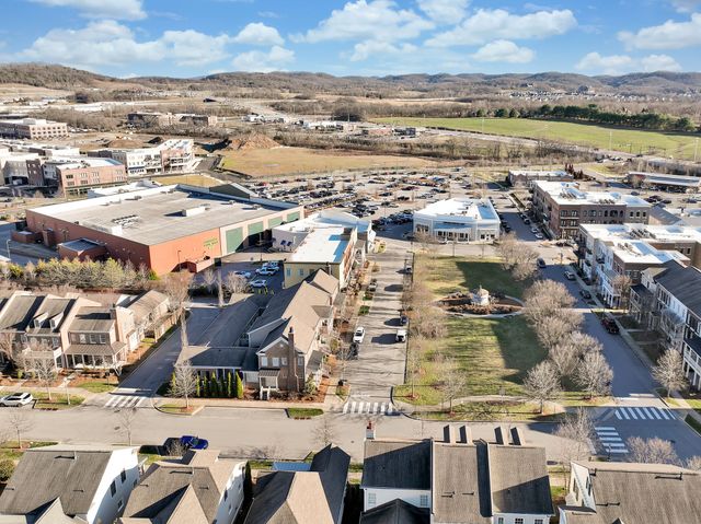 9029 Berry Farms Xing, Franklin, TN 37064