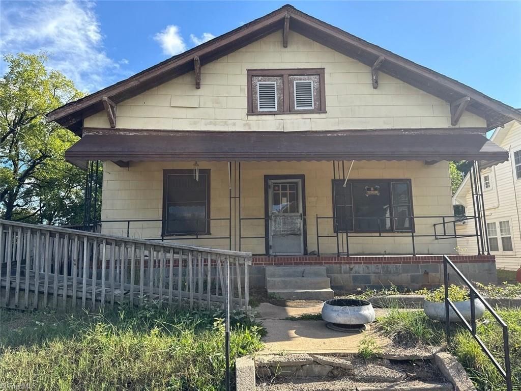 1220 NE 25th Street, Winston-salem, NC 27105