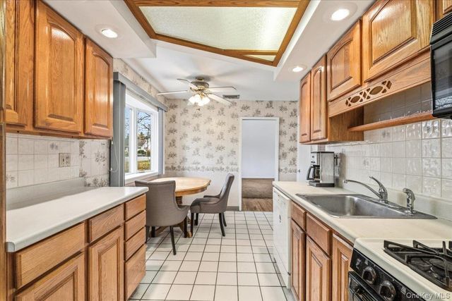 889 Fox Meadow Road, Yorktown Heights, NY 10598