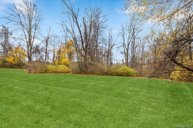 889 Fox Meadow Road, Yorktown Heights, NY 10598