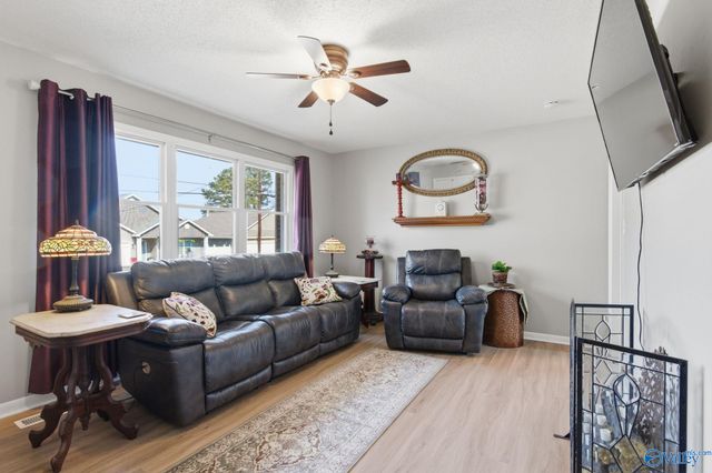 602 Barkley Street SW, Hartselle, AL 35640